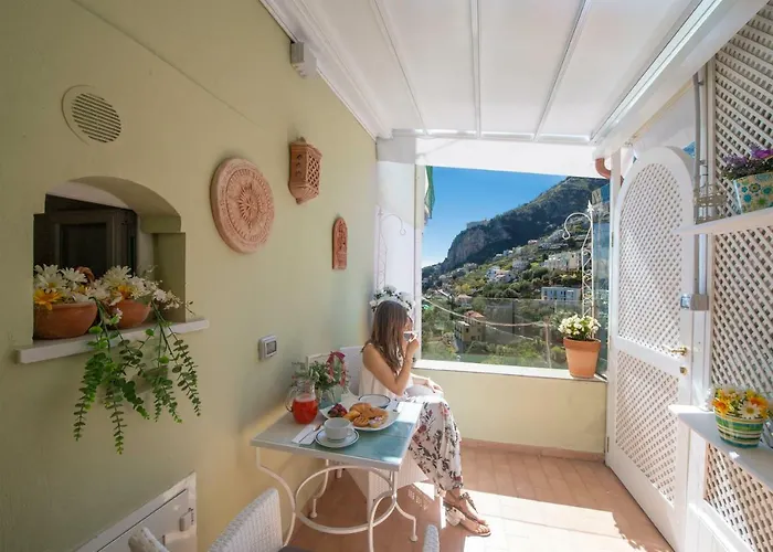 Πανσιόν Lauro Dependance 4*